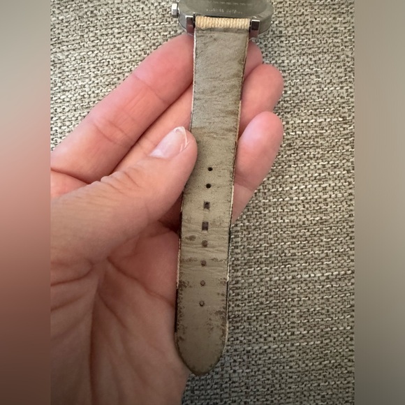 Burberry Heritage Nova Check 38mm Women's Watch - Authentic. - Picture 10 of 15